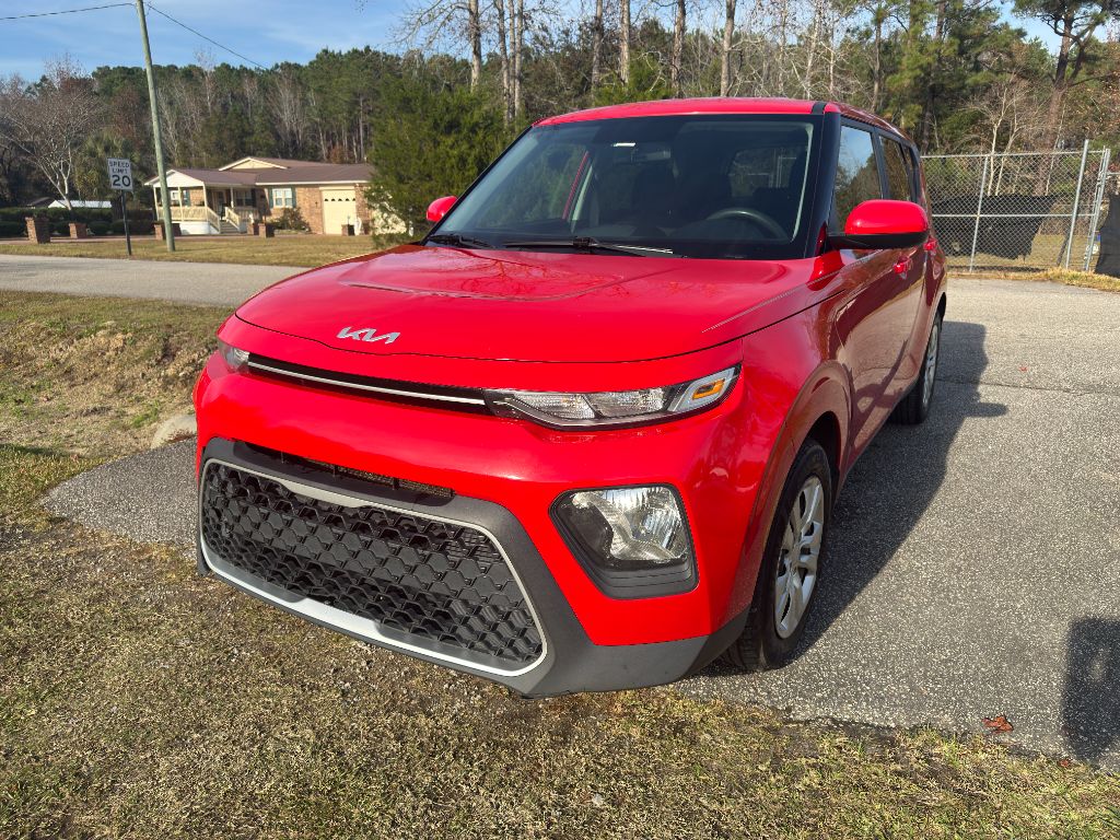 2022 Kia Soul LX's photo